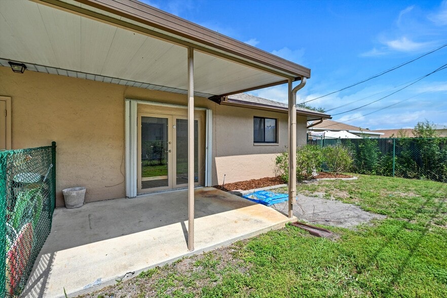 More Photos Of 4707 SW 8th Pl, Cape Coral Apartments For Sale