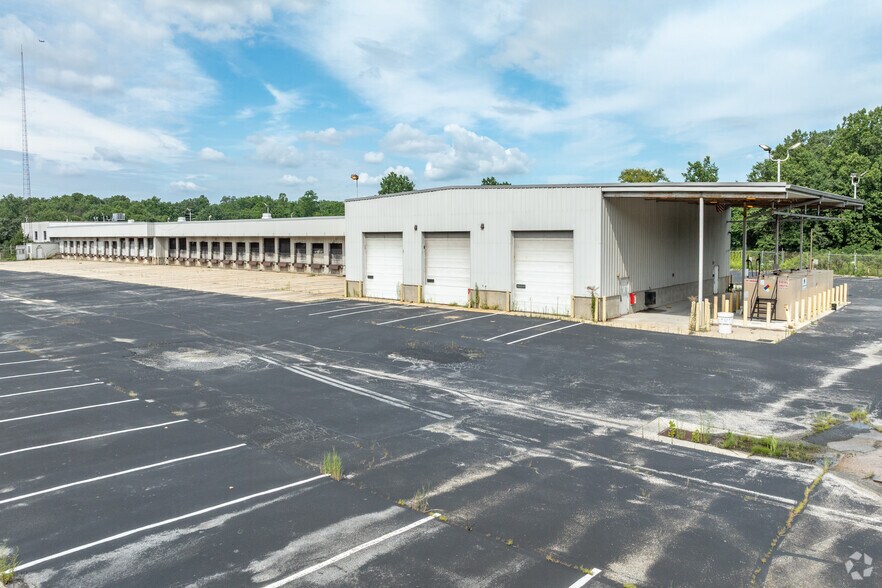 More Photos Of 6351 S Hanover Rd, Elkridge Truck Terminal For Lease