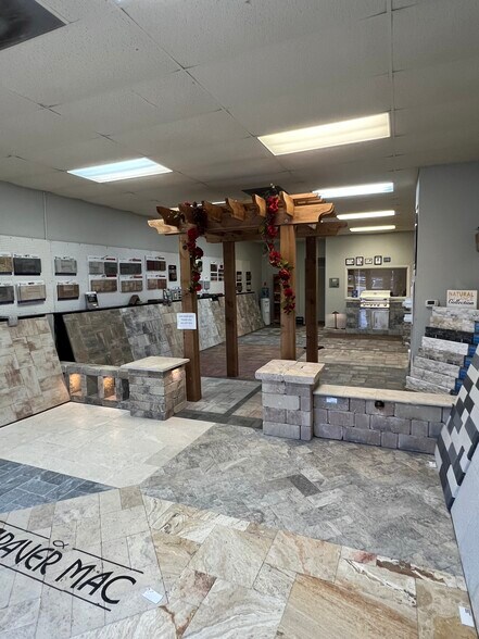 More Photos Of 851-859 US Highway 41 Byp S, Venice Storefront For Lease