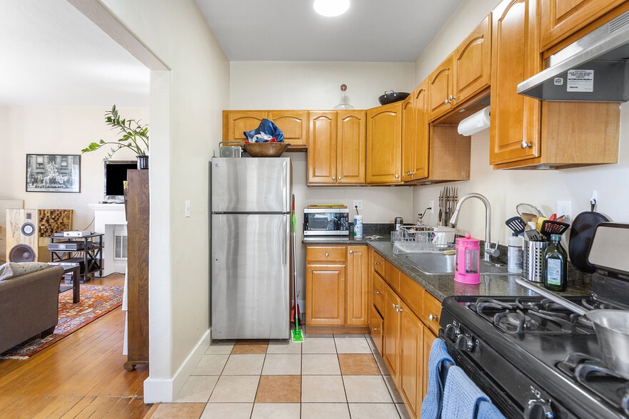 More Photos Of 1036 60th St, Emeryville Apartments For Sale