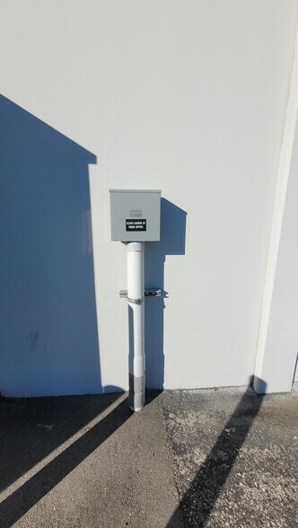 More Photos Of 21310-21314 Lassen St, Chatsworth Warehouse For Lease