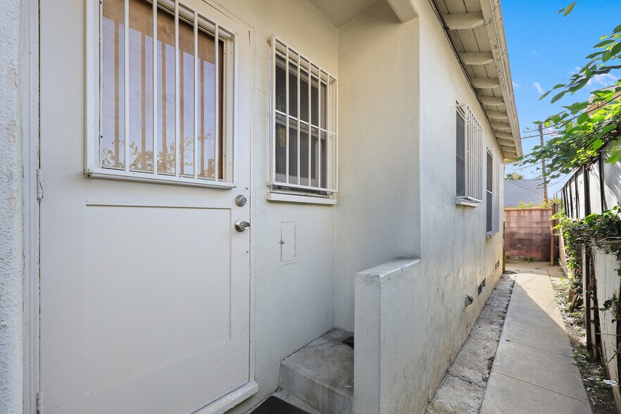 More Photos Of 1721 S 9th St, Alhambra Apartments For Sale