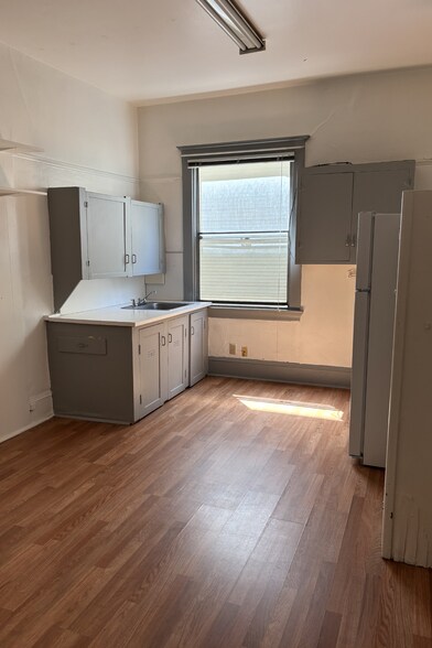 More Photos Of 210 Tunnel Ave, Richmond Apartments For Sale