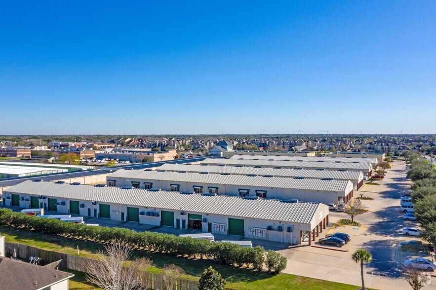 More Photos Of 2809 Miller Ranch Rd, Pearland Light Distribution For Lease