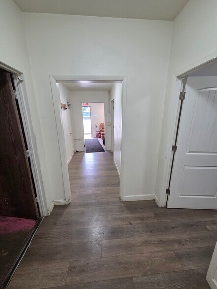 More Photos Of 5190 Clarkson St, Denver Service For Sale