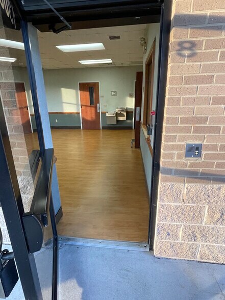 More Photos Of 1308 S 4th St, Hartsville Medical For Lease