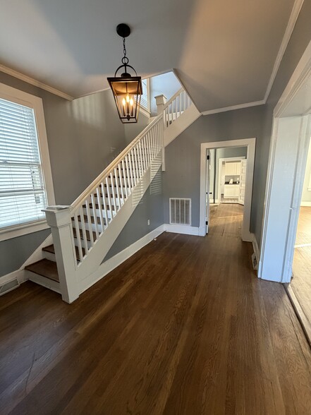 More Photos Of 2324 devine St, Columbia Office For Lease