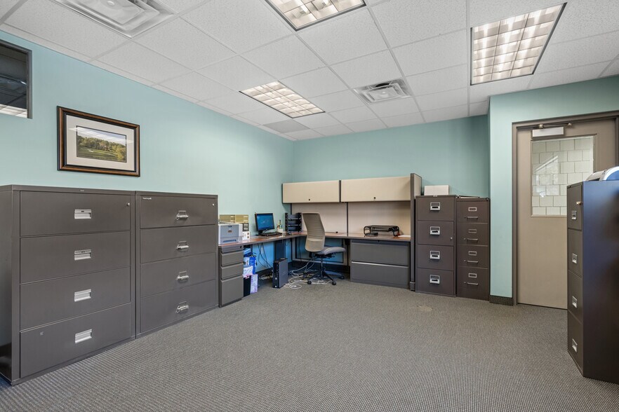 More Photos Of 2640 Pitcairn Rd, Monroeville Medical For Sale