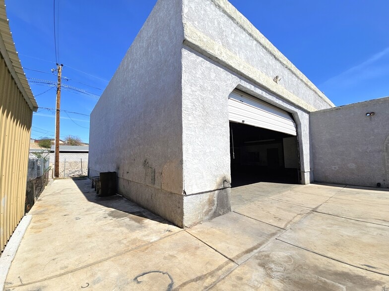 More Photos Of 1591 Ramar Rd, Bullhead City Flex For Lease