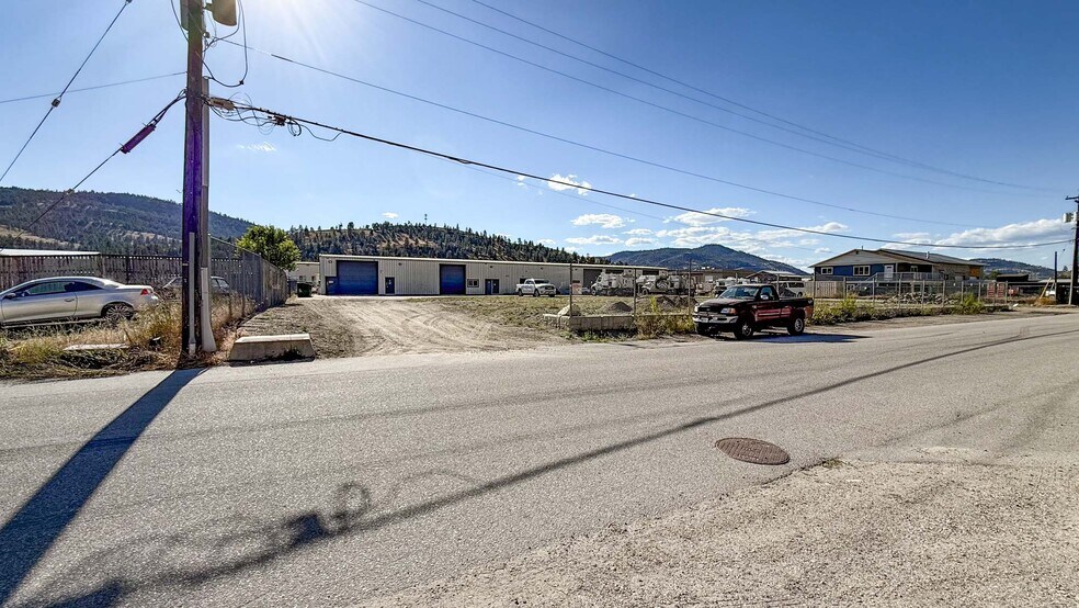More Photos Of 9207 James Av, Summerland Warehouse For Lease