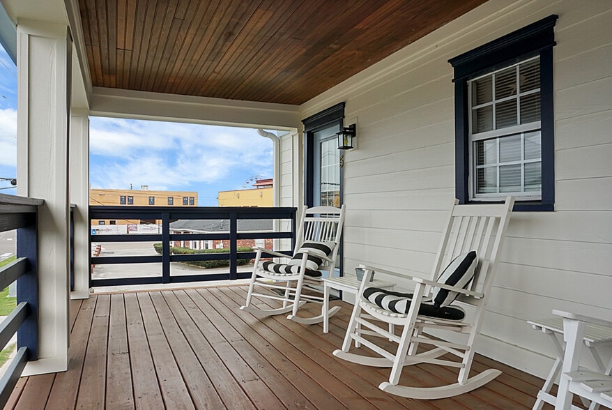 More Photos Of 205 Harper Ave, Carolina Beach Hotel For Sale