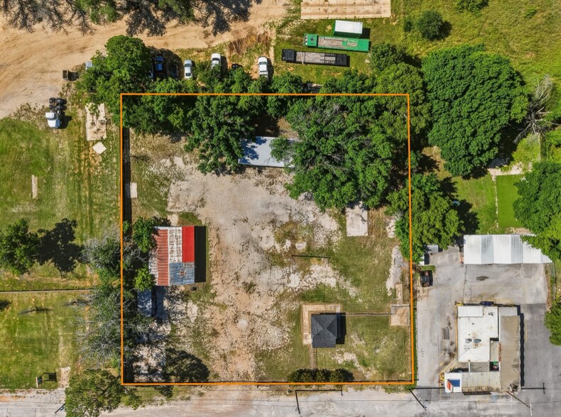 More Photos Of 2040 Fort Worth Hwy, Weatherford Industrial For Sale