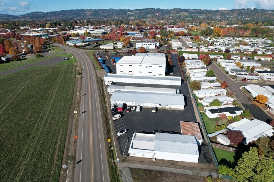 More Photos Of 2800 E 2nd St, Newberg Self Storage For Sale