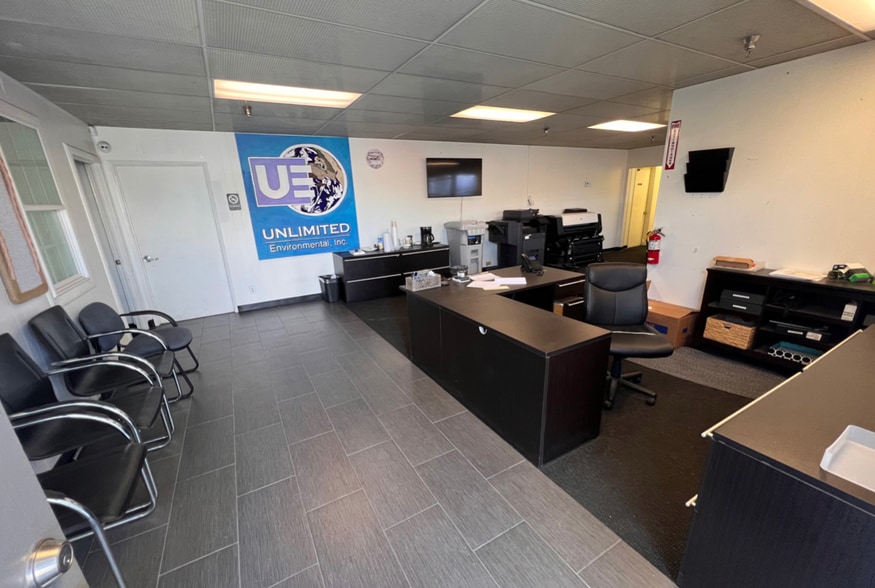 More Photos Of 2300 E Curry St, Long Beach Warehouse For Lease