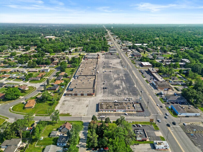 More Photos Of 5340-5364 Broadway, Merrillville Storefront For Sale