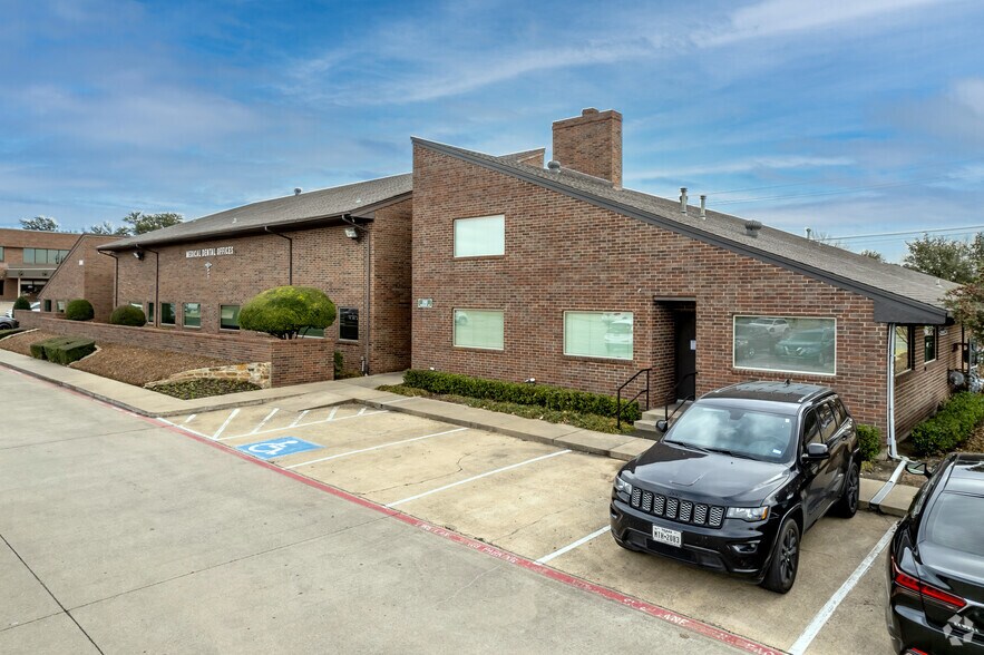 More Photos Of 1001 E Buckingham Rd, Richardson Medical For Lease