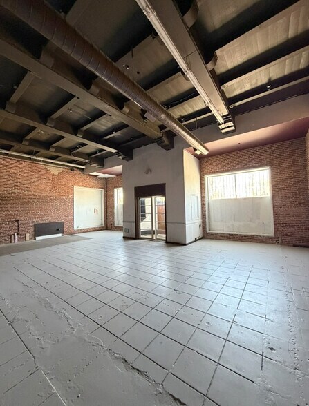 More Photos Of 2220-2228 W 7th St, Los Angeles Freestanding For Lease