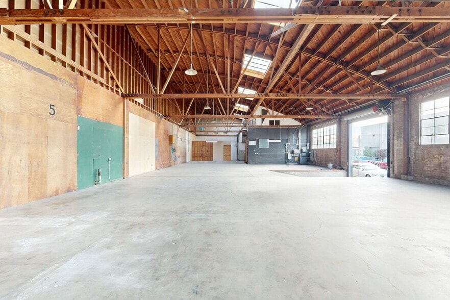 More Photos Of 1035 Murray St, Berkeley Showroom For Lease
