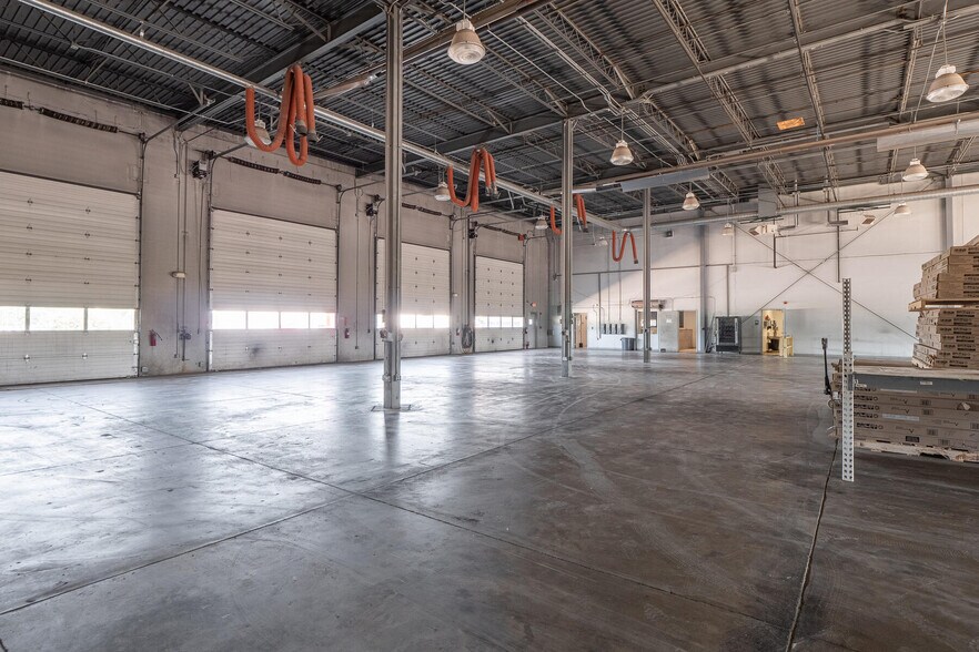 More Photos Of 1116 W County Road 450 N, Brazil Truck Terminal For Lease