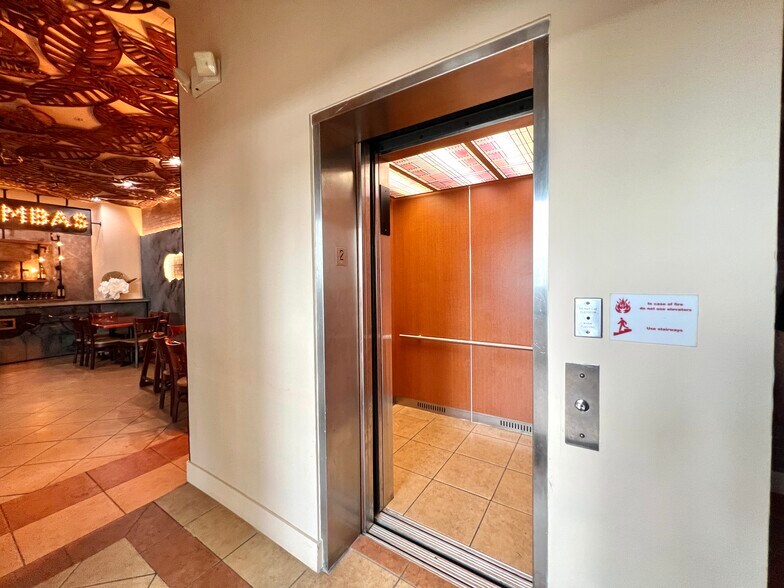 More Photos Of 223 Valencia Ave, Coral Gables Restaurant For Sale