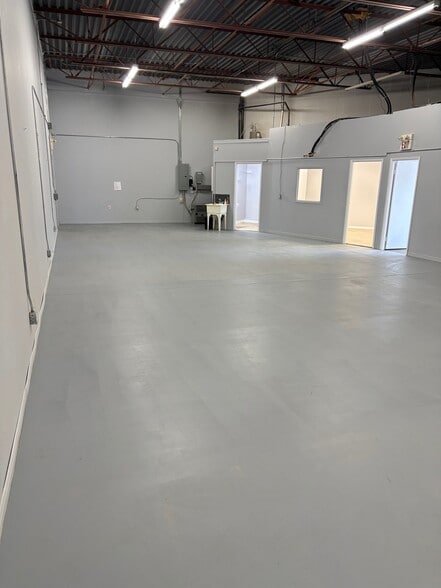 More Photos Of 667 Welham Rd, Barrie Warehouse For Lease