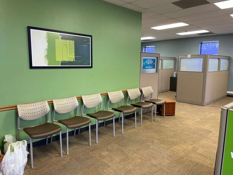 More Photos Of 110-114 S Rum River Dr, Princeton General Retail For Lease