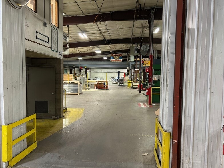 More Photos Of 930 Single Ave, Wausau Manufacturing For Sale