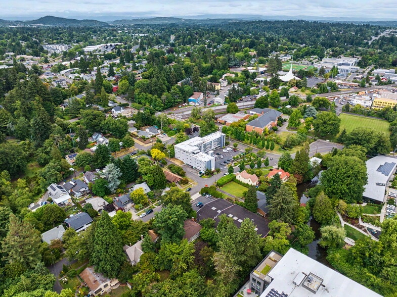 More Photos Of 10423 SE 23RD Ave, Portland Medical For Sale