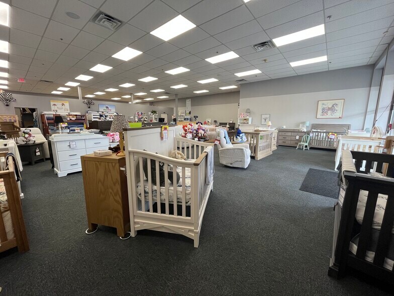 More Photos Of 1350 Greenwich Ave, Warwick Unknown For Lease