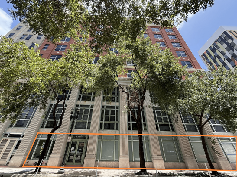 More Photos Of 101 E Flagler St, Miami Apartments For Lease