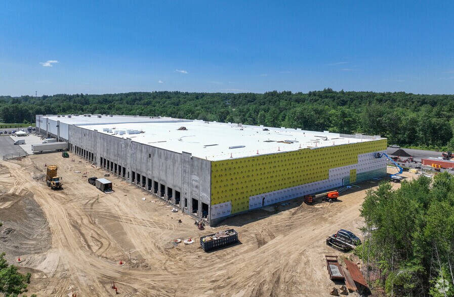 More Photos Of 7 Crow's Nest Circle Dr, Merrimack Warehouse For Lease