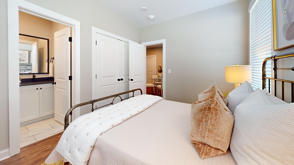 More Photos Of 2218 Rosewood Dr, Columbia Apartments For Sale