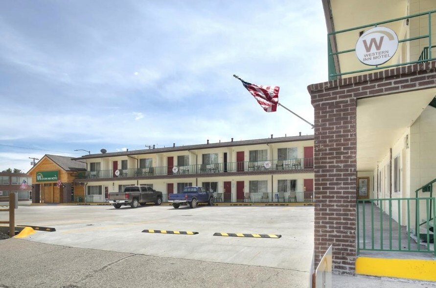 More Photos Of 3311 2nd Ave N, Billings Hotel For Sale