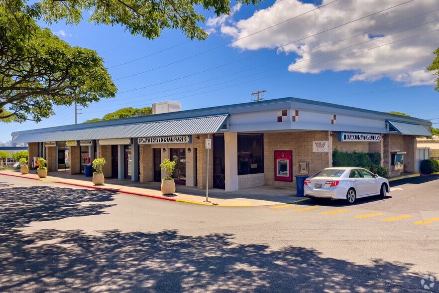 Primary Photo Of 1620 N School St, Honolulu Bank For Lease