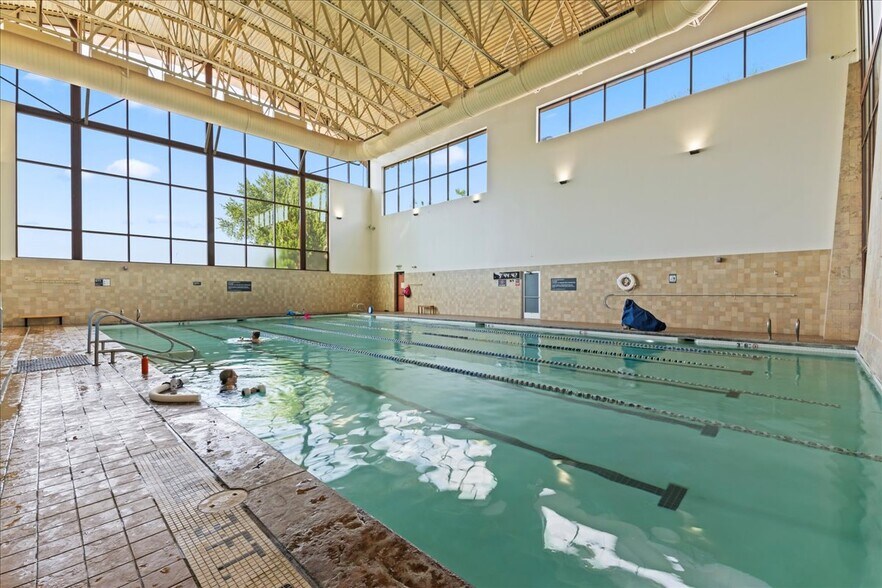 More Photos Of 801 E Parkcenter Blvd, Boise Health Club For Sale