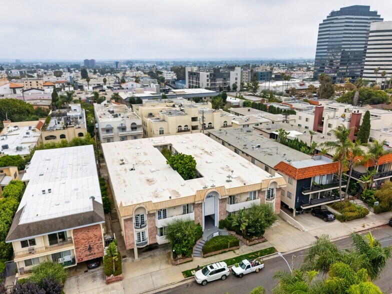 More Photos Of 11964 Kiowa Ave, Los Angeles Apartments For Sale