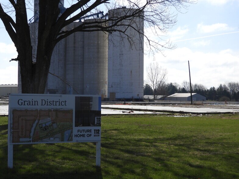 More Photos Of 101 Lincoln St NE, Bondurant Industrial For Lease