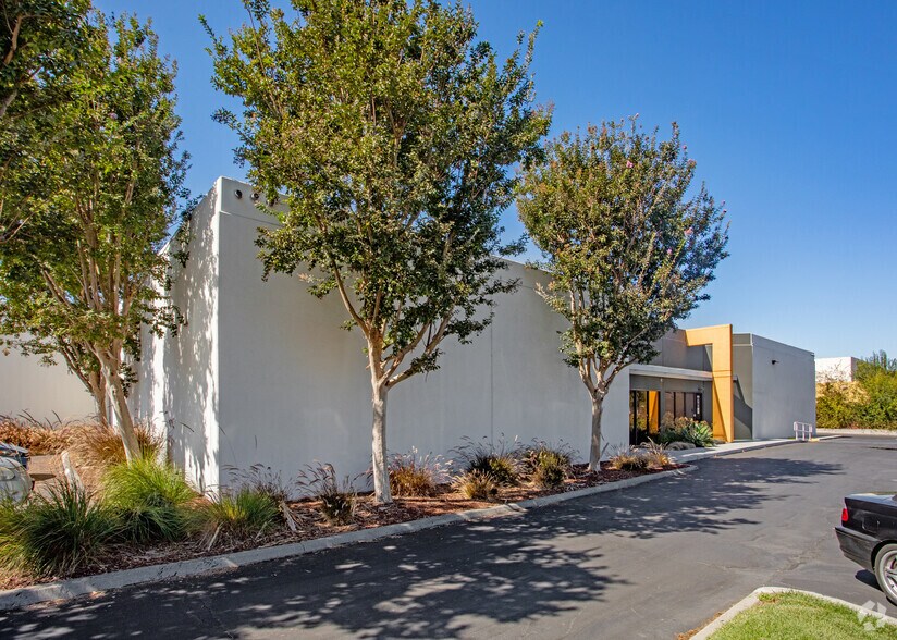 More Photos Of 3500 Thomas Rd, Santa Clara Manufacturing For Lease