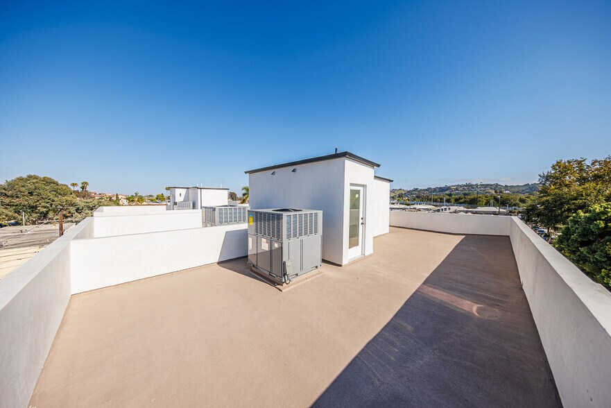 More Photos Of 2938 S Sycamore Ave, Los Angeles Apartments For Sale
