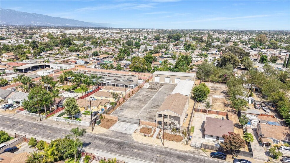 More Photos Of 11185 Roswell Ave, Pomona Warehouse For Lease