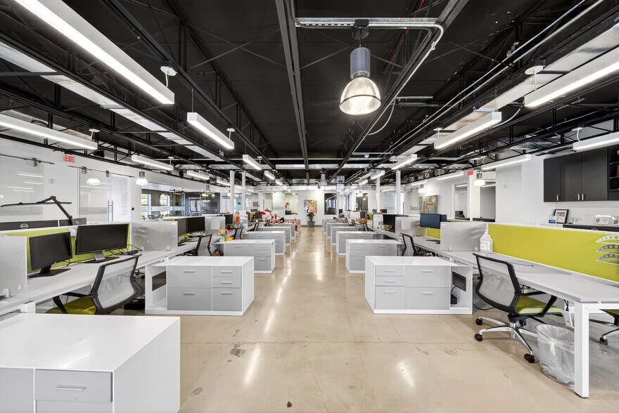 More Photos Of 7630 Biscayne Blvd, Miami Office For Lease