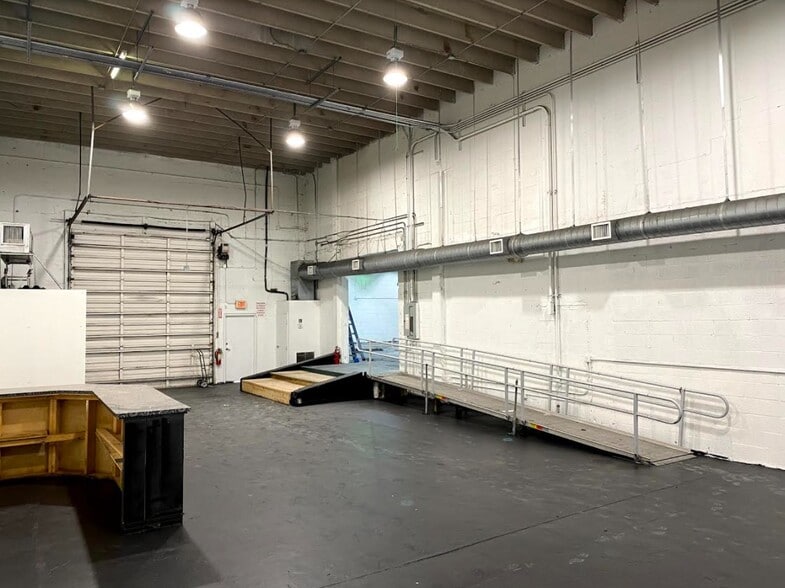 More Photos Of 5900 Stirling Rd, Hollywood Warehouse For Lease