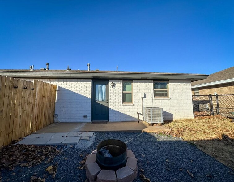 More Photos Of 116 McKenzie Dr, Weatherford Apartments For Sale