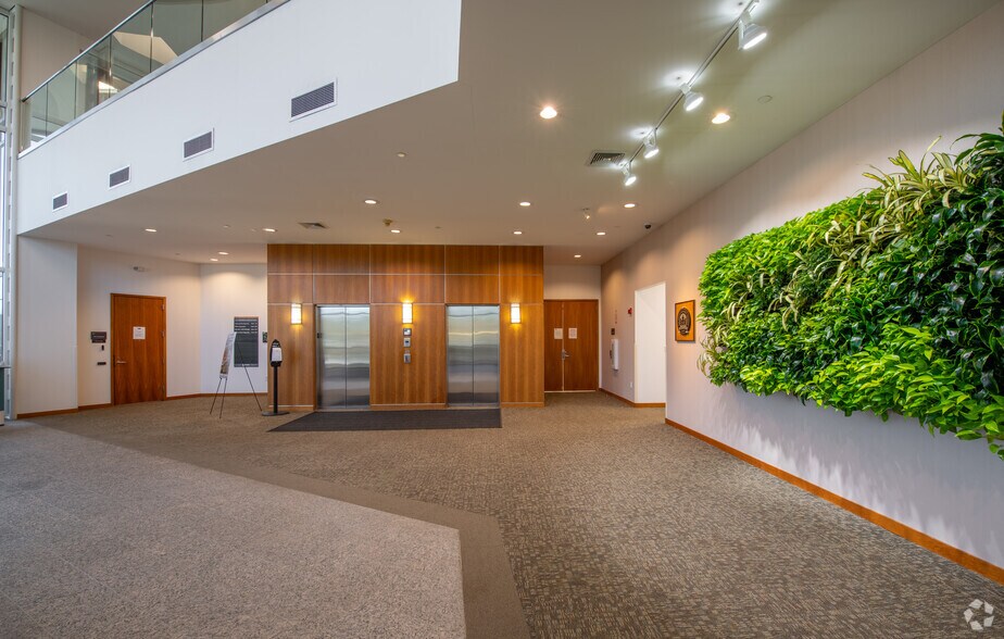 More Photos Of 175 Crossing Blvd, Framingham Office For Lease