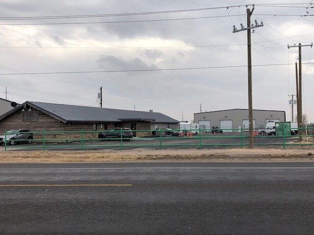 More Photos Of 7409 Industrial Ave, Midland Flex For Lease