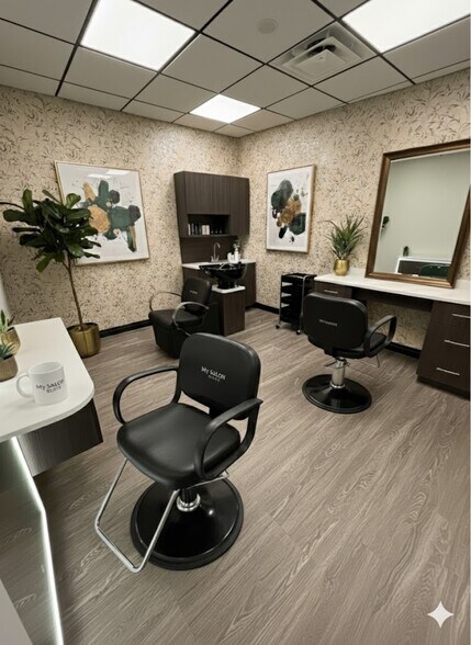 More Photos Of 5020 Park Ave, Memphis Coworking Space