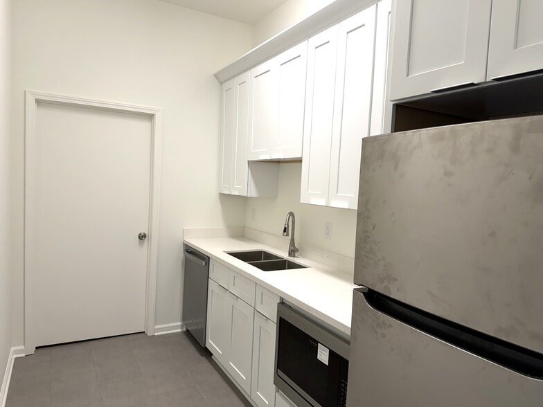 More Photos Of 290 Trinity ln, Gray Land For Lease