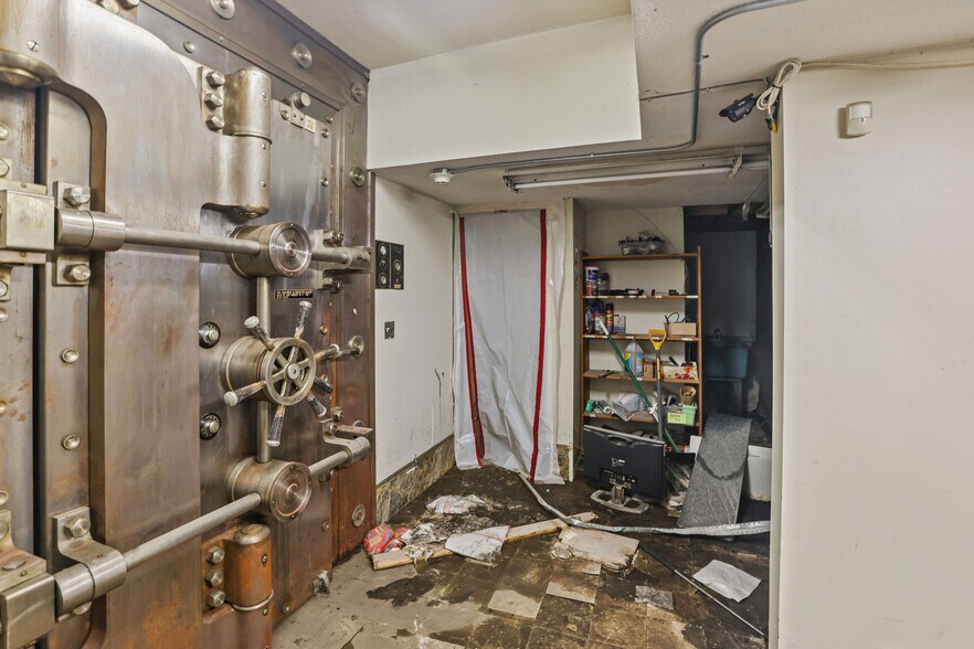 More Photos Of 216 Main St, Pawtucket Office For Sale