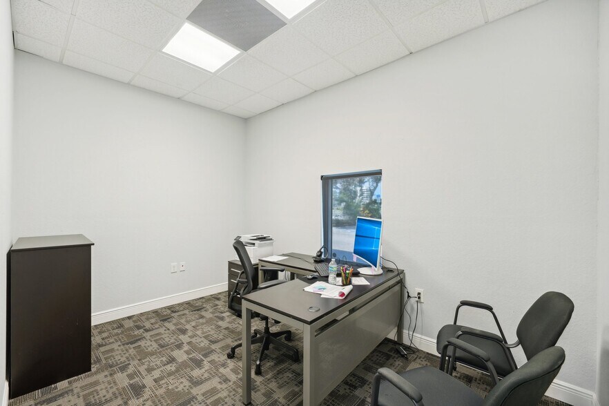 More Photos Of 3209 30th Ave S, Saint Petersburg Office For Lease