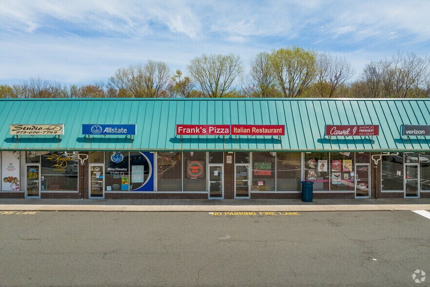 More Photos Of 261 Comly Rd, Lincoln Park Storefront For Lease